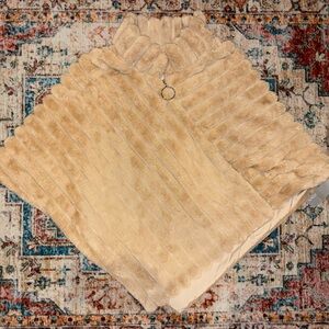 La Fiorentina Soft Beige Faux Fur Cape